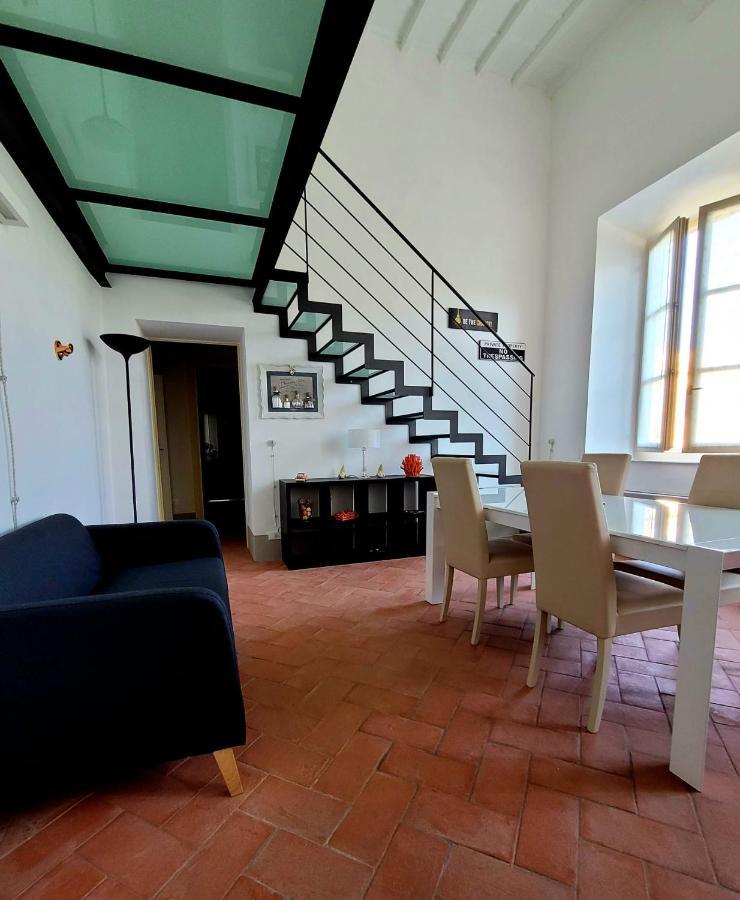 La Villa Apartments - Convenient For Sardinia And Corsica - 4 Beds - Private Parking Included With Camera Livorno Exteriér fotografie
