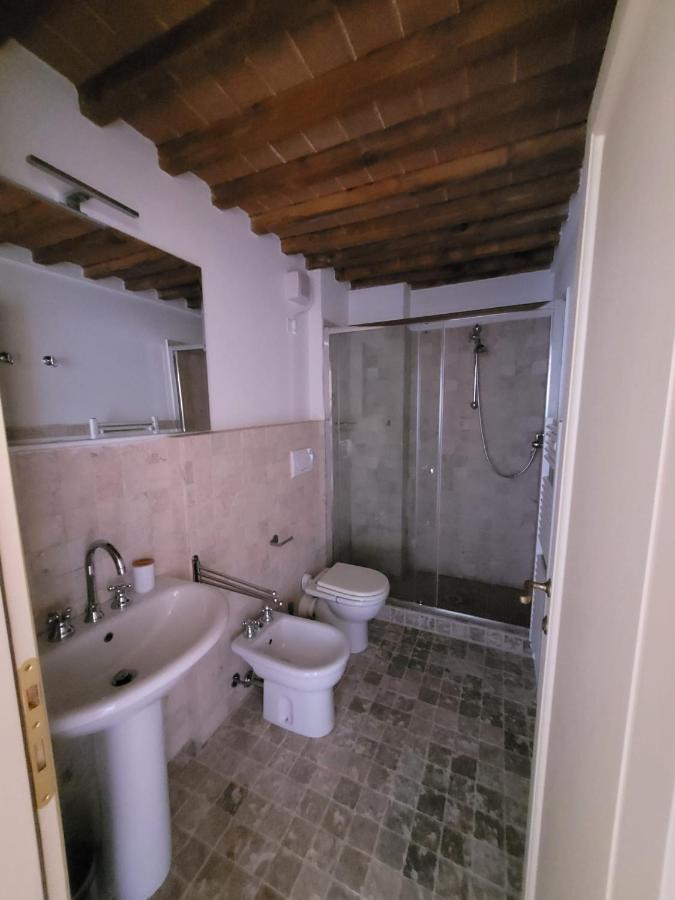 La Villa Apartments - Convenient For Sardinia And Corsica - 4 Beds - Private Parking Included With Camera Livorno Exteriér fotografie