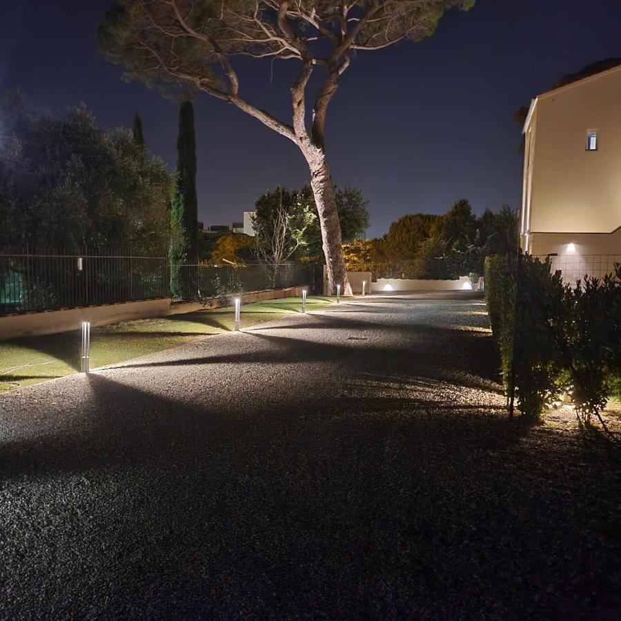 La Villa Apartments - Convenient For Sardinia And Corsica - 4 Beds - Private Parking Included With Camera Livorno Exteriér fotografie
