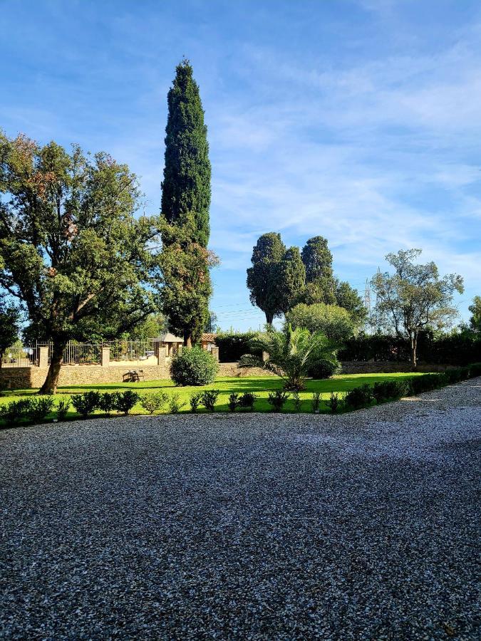La Villa Apartments - Convenient For Sardinia And Corsica - 4 Beds - Private Parking Included With Camera Livorno Exteriér fotografie