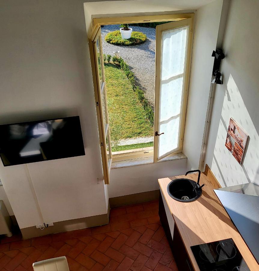 La Villa Apartments - Convenient For Sardinia And Corsica - 4 Beds - Private Parking Included With Camera Livorno Exteriér fotografie
