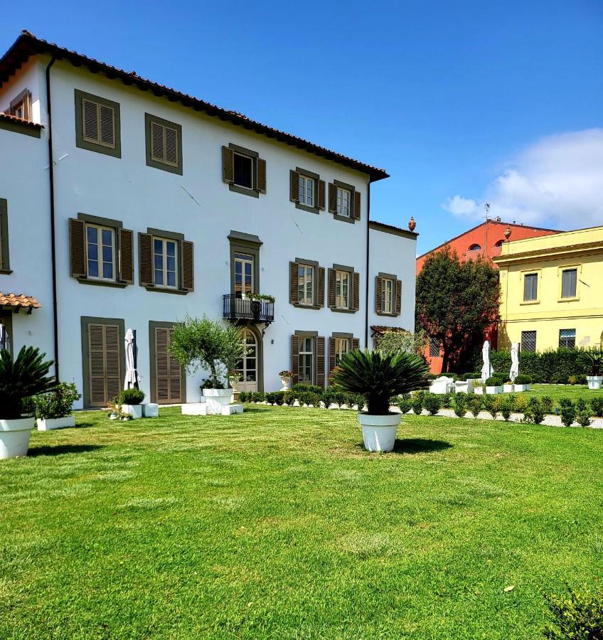 La Villa Apartments - Convenient For Sardinia And Corsica - 4 Beds - Private Parking Included With Camera Livorno Exteriér fotografie