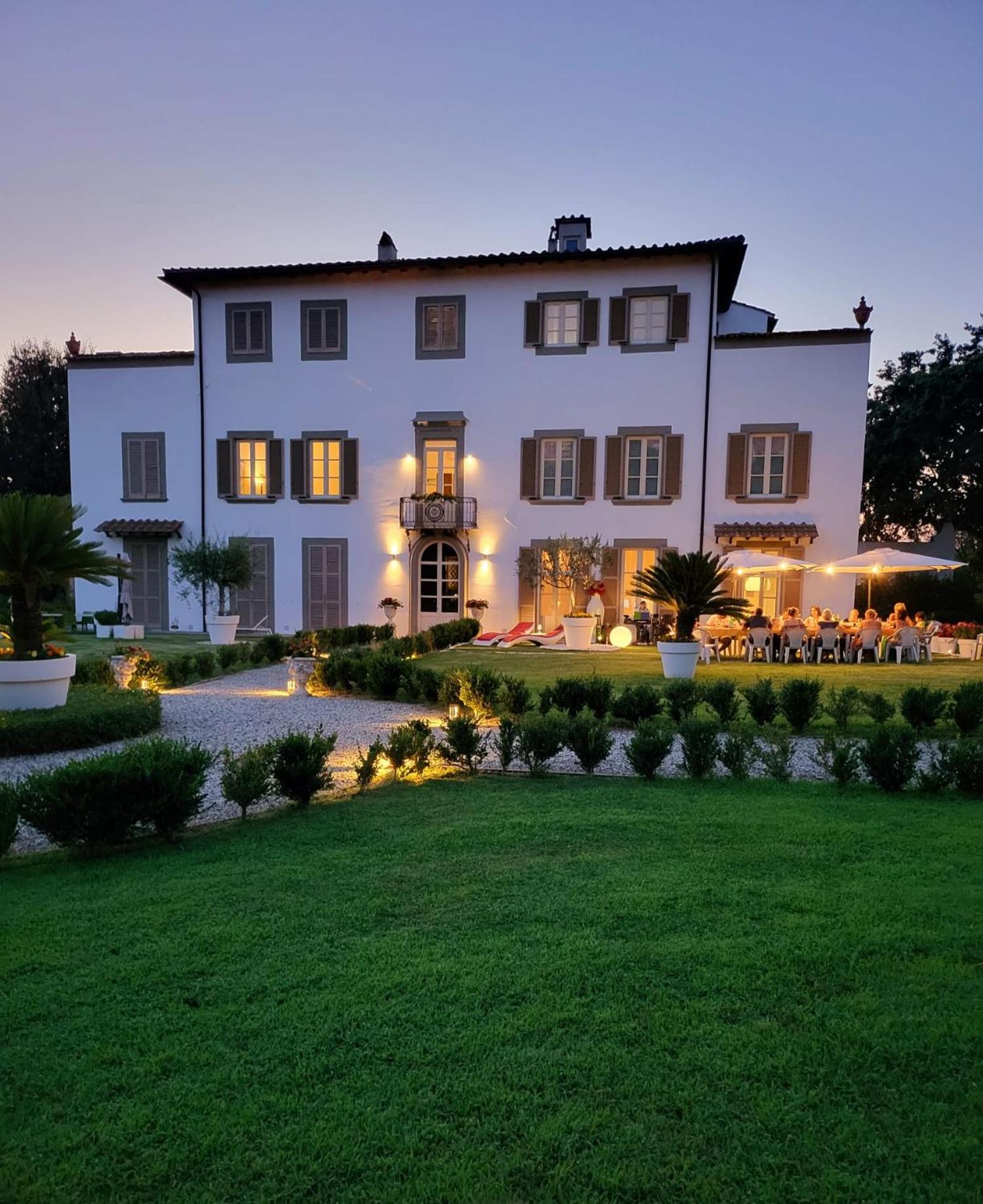 La Villa Apartments - Convenient For Sardinia And Corsica - 4 Beds - Private Parking Included With Camera Livorno Exteriér fotografie