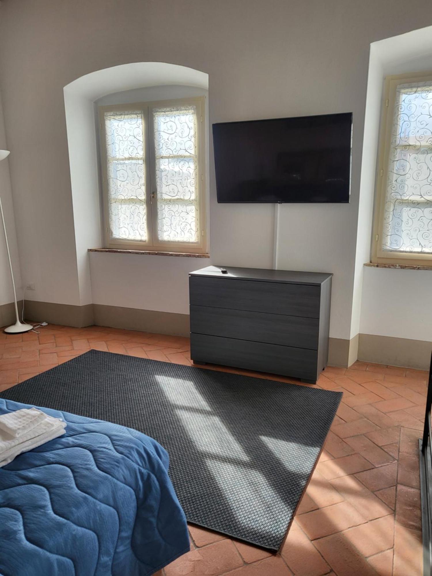 La Villa Apartments - Convenient For Sardinia And Corsica - 4 Beds - Private Parking Included With Camera Livorno Exteriér fotografie